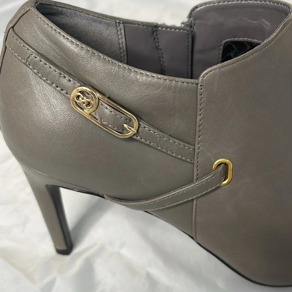 COLE HAAN Yasmine Pointed Toe Slim Heel Ankle Booties Grey Leather Buckle 9.5 - Picture 9 of 15